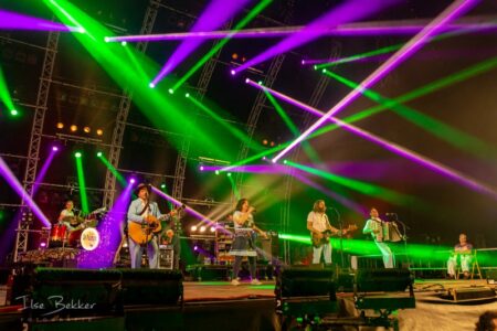 evenementfotografie bandfoto van de paloma's in de megatent tijdens de zwarte cross 2019